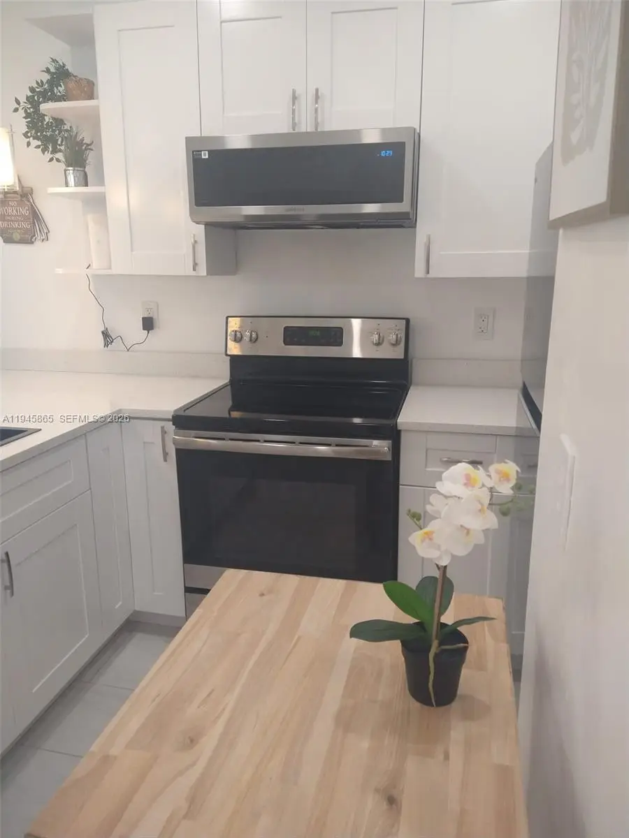 600 Layne Blvd #122, Hallandale Beach, FL 33009 - Image #2