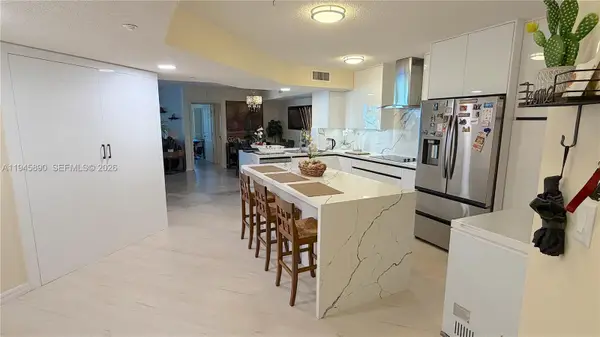 9539 Weldon Cir #F207, Tamarac, FL 33321