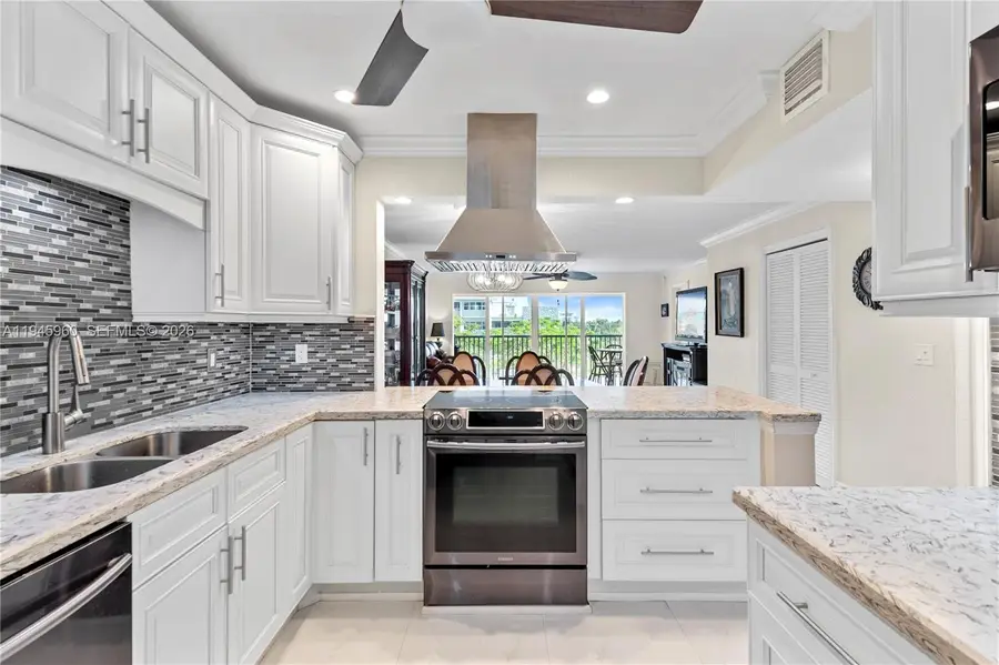 329 SE 3rd St #405P, Hallandale Beach, FL 33009 - Image #2