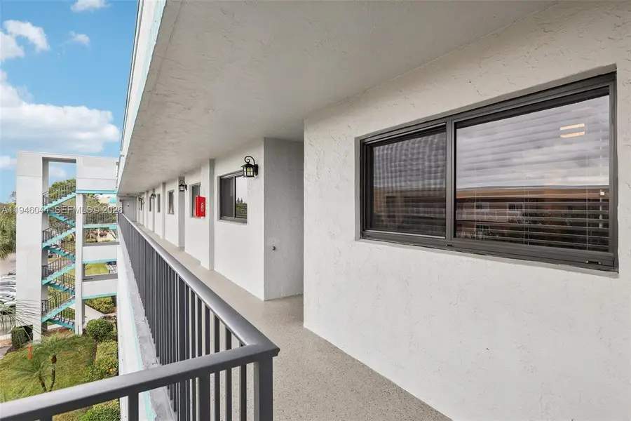 4725 E Lucerne Lakes Blvd E #405, Lake Worth, FL 33467 - Image #3