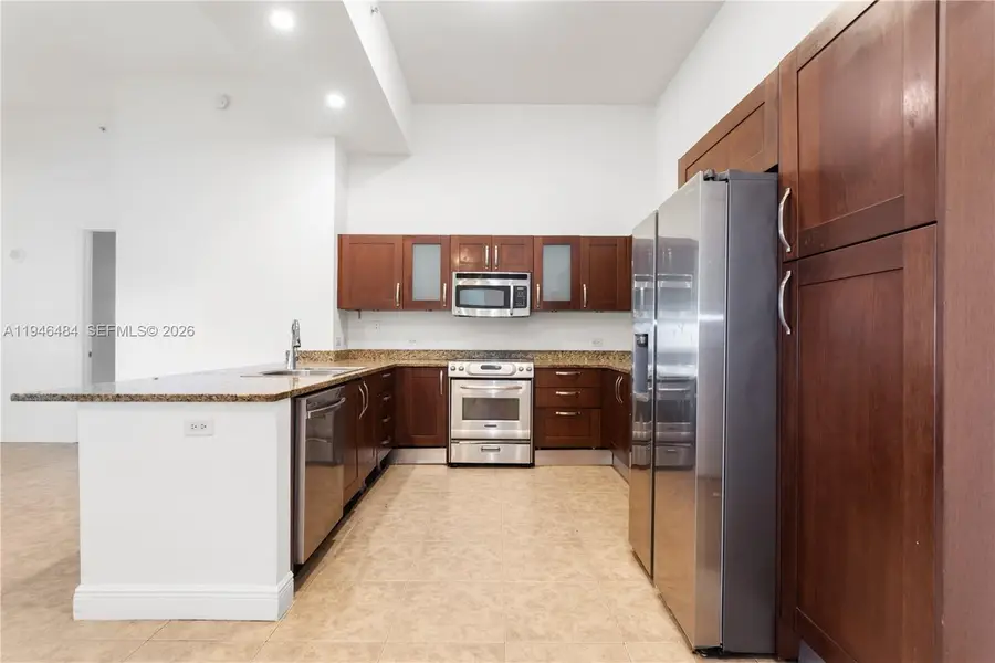 19900 E Country Club Dr #104, Aventura, FL 33180 - Image #3