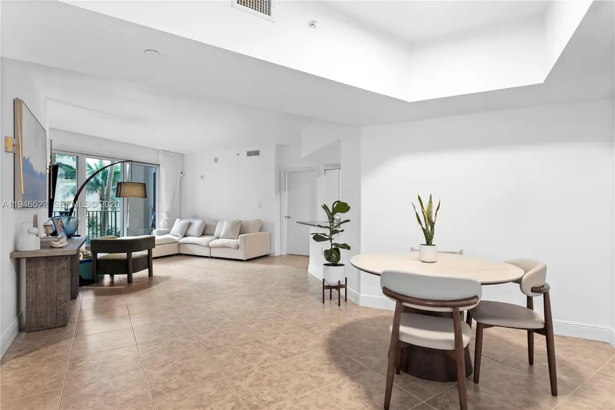 19900 E Country Club Dr #216, Aventura, FL 33180 - Image #1