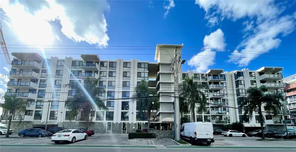 9800 W Bay Harbor Dr #404, Bay Harbor Islands, FL 33154