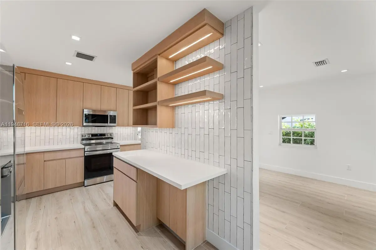 1880 NE 180th St, North Miami Beach, FL 33162 - #1