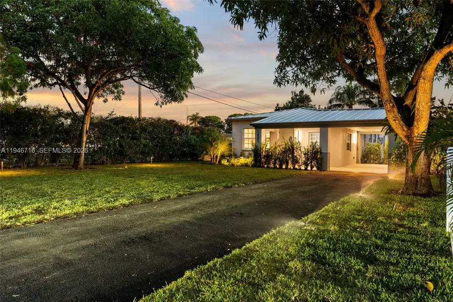 1880 NE 180th St, North Miami Beach, FL 33162 - #2