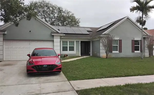 9551 Ashley Dr, Miramar, FL 33025