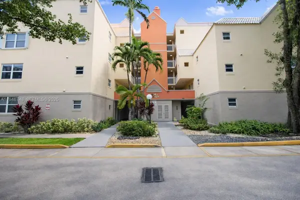 8343 Lake Dr #207, Doral, FL 33166