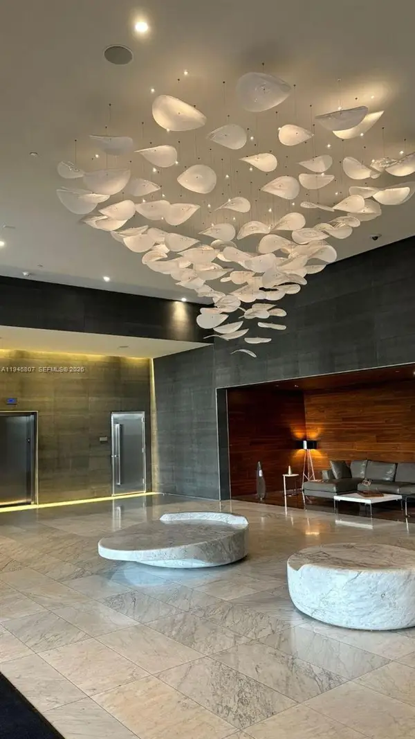 68 SE 6 #2504, Miami, FL 33131