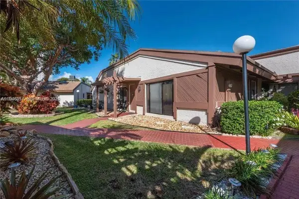 601 Leslie Dr #601, Hallandale Beach, FL 33009