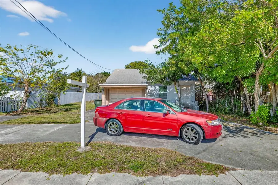 719 NE 37th St, Oakland Park, FL 33334 - Image #3