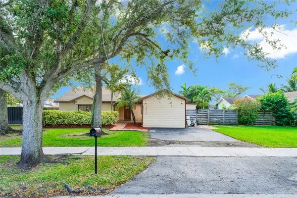 15512 SW 142nd Ct, Miami, FL 33177