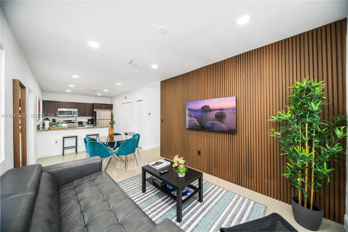 1250 NE 110th St, Miami, FL 33161 - Image #1