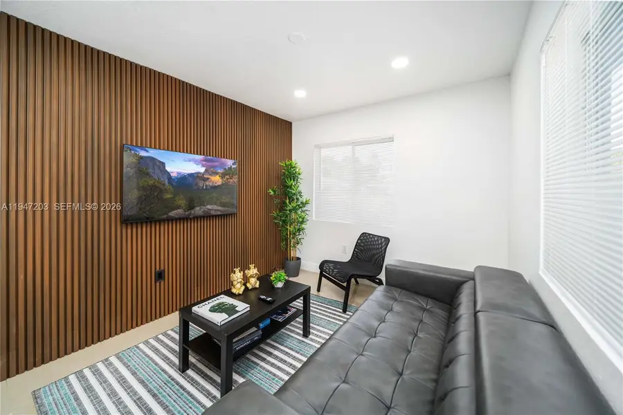 1250 NE 110th St, Miami, FL 33161 - Image #2