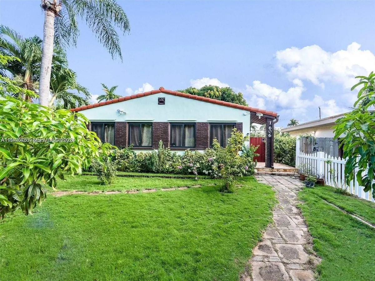 1606 Wiley St, Hollywood, FL 33020 - Image #1