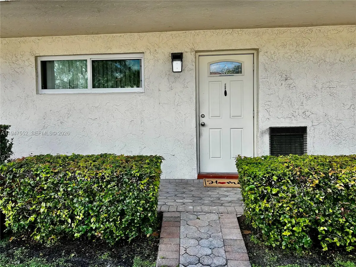 411 S Hollybrook Dr #105, Pembroke Pines, FL 33025 - Image #1