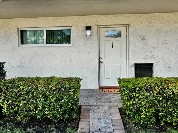 411 S Hollybrook Dr #105, Pembroke Pines, FL 33025