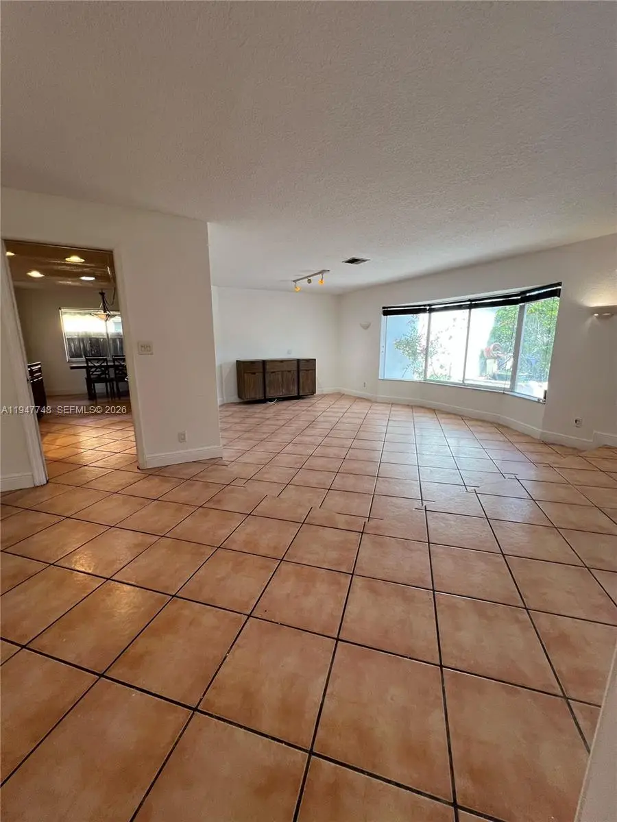 2104 N 14th Ct, Hollywood, FL 33020 - Image #2