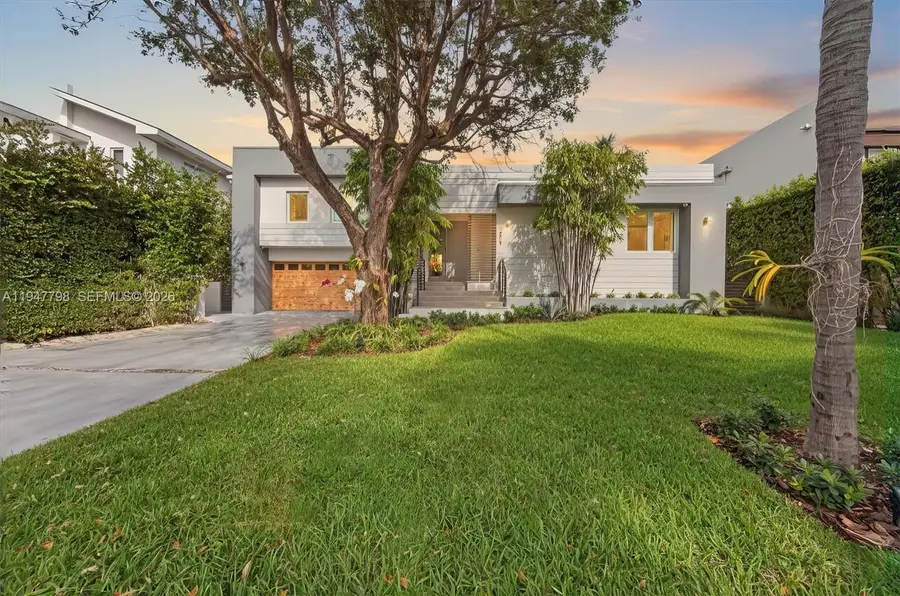 315 Palmwood Ln, Key Biscayne, FL 33149 - Image #2