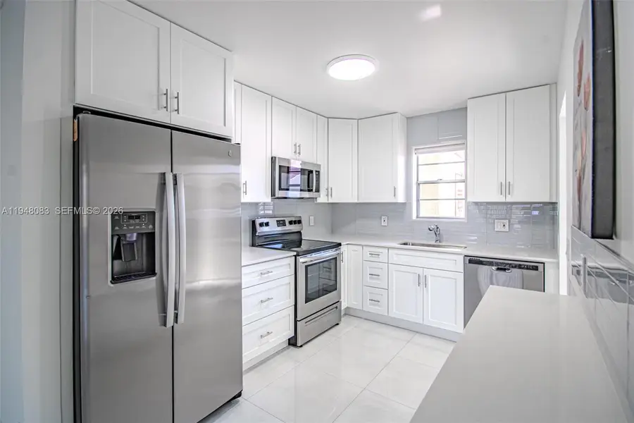 2541 Aragon Blvd #105, Sunrise, FL 33322 - Image #2