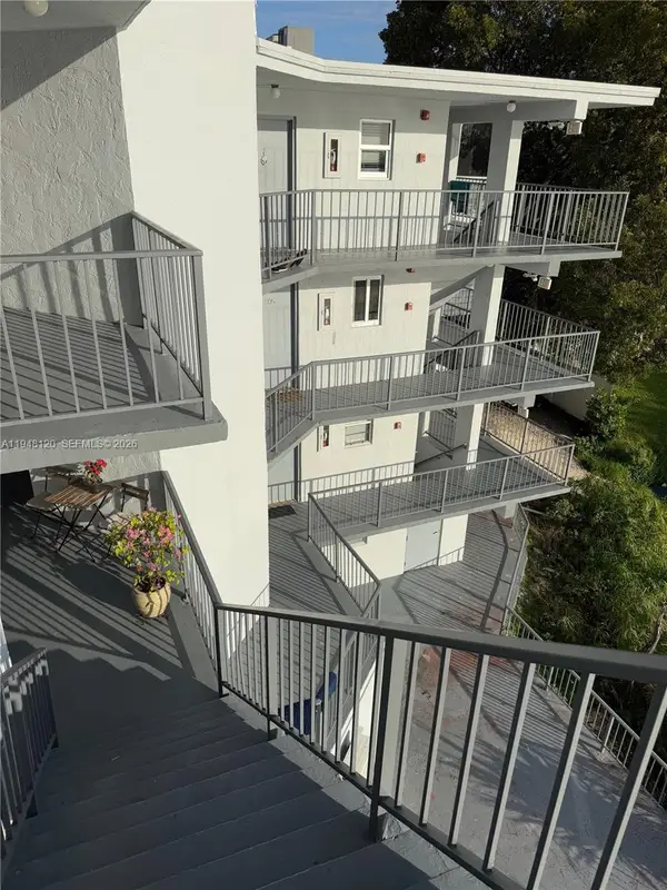 7105 W 13th Ave #402, Hialeah, FL 33014