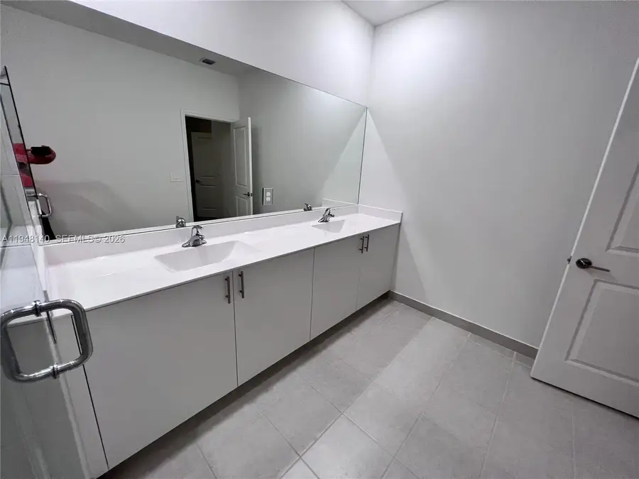 24647 SW 119th Pl, Homestead, FL 33032 - Image #2