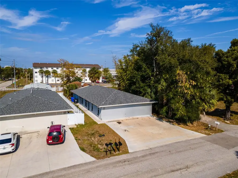 2403/2405 Maple Ave, Fort Myers, FL 33901 - Image #2