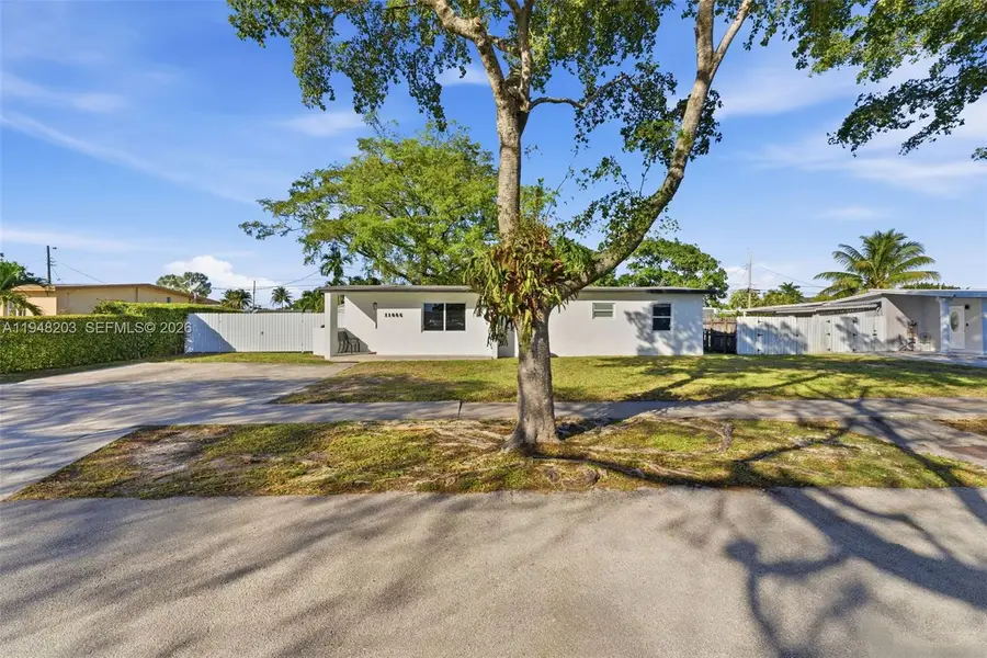 11065 SW 52nd Dr, Miami, FL 33165 - Image #2