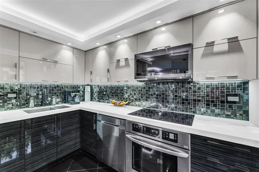 665 NE 195th St #326, Miami, FL 33179 - Image #2