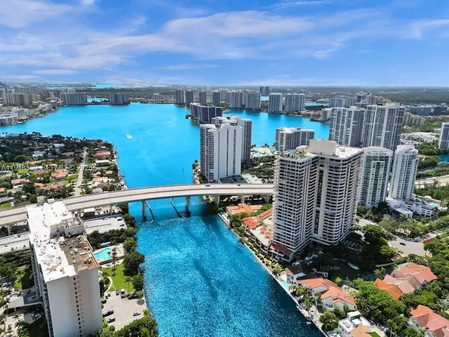 19355 Turnberry Way #8L, Aventura, FL 33180 - Image #3