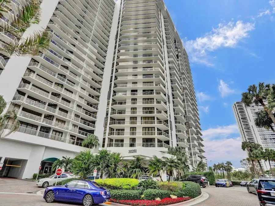 20281 E Country Club Dr #405, Aventura, FL 33180 - Image #2