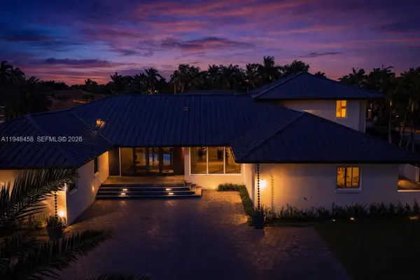 9901 NW 130th St, Hialeah Gardens, FL 33018