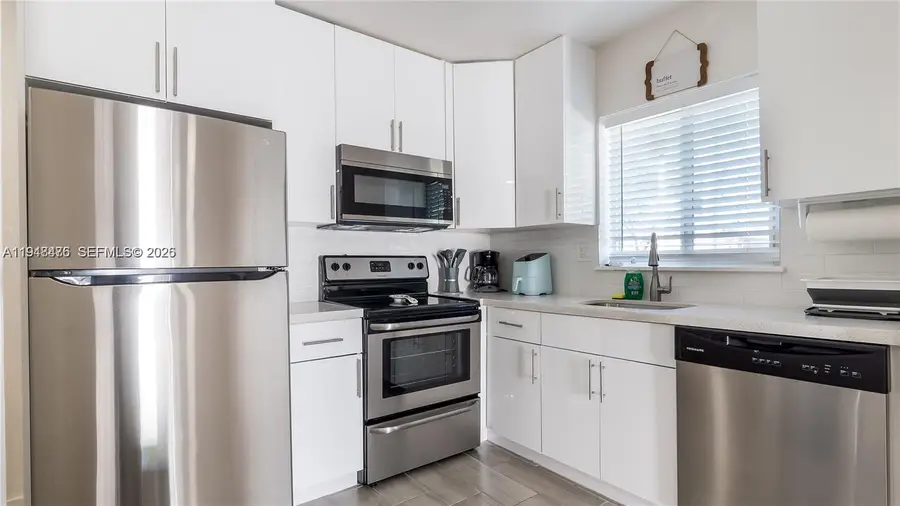 1708 SW 20th St, Fort Lauderdale, FL 33315 - #3