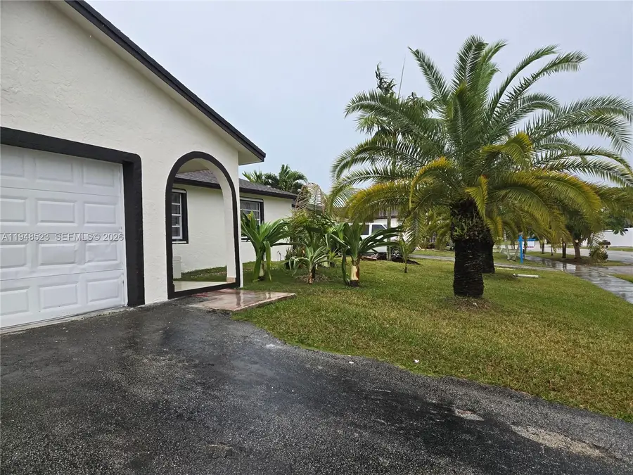 25921 SW 130th Ave, Homestead, FL 33032 - Image #3