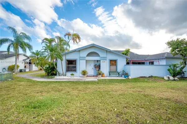 15235 SW 64th Ter #9-35, Miami, FL 33193