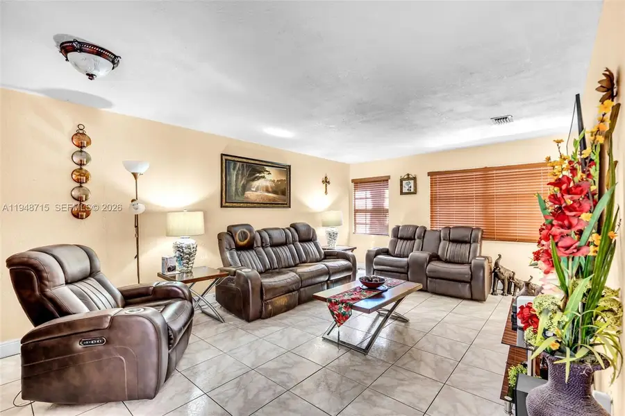 9085 Grand Canal Dr, Miami, FL 33174 - Image #3