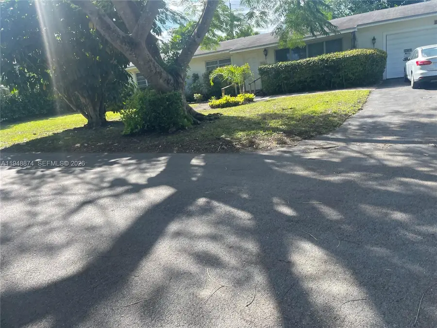 10700 SW 72nd Ct, Pinecrest, FL 33156 - Image #2