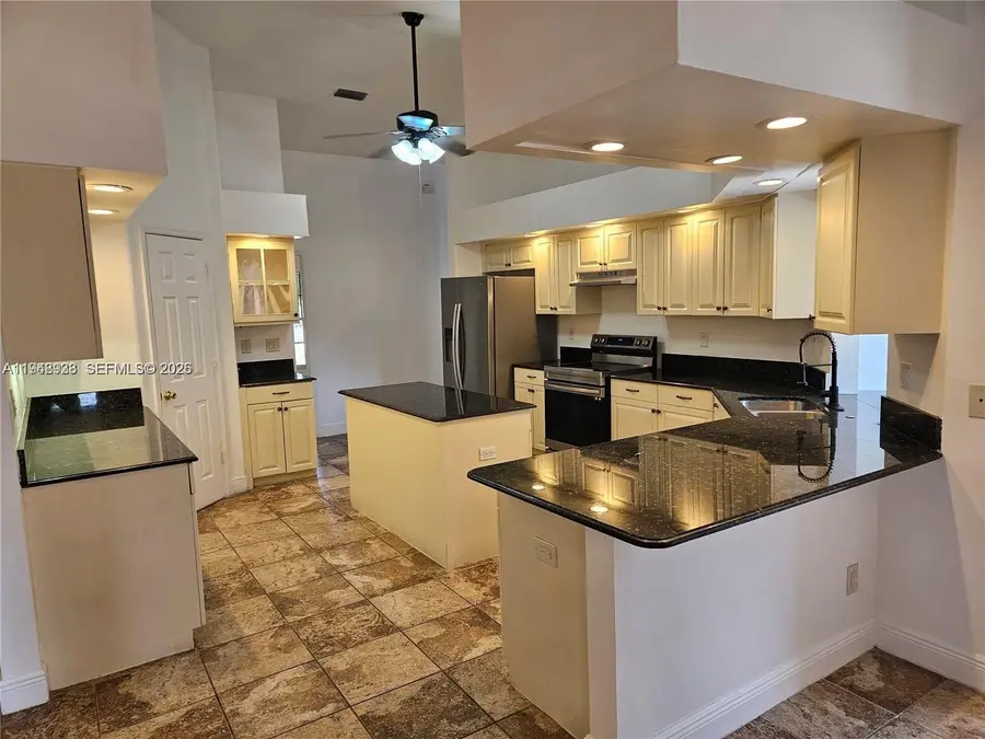 713 Palmetto Ave, Lehigh Acres, FL 33972 - Image #3