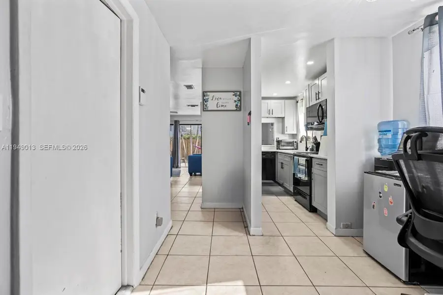 8009 NW 29th St, Sunrise, FL 33322 - Image #2