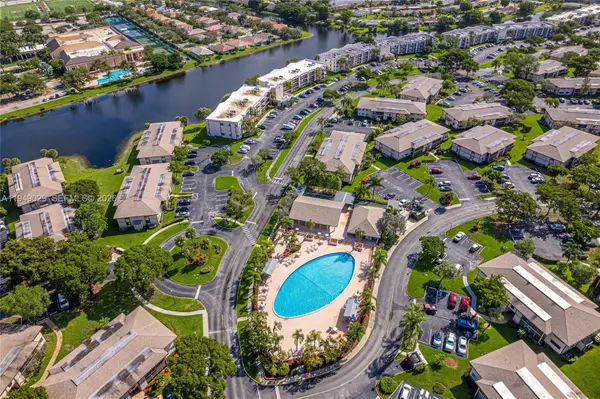 9411 S Belfort Cir #208, Tamarac, FL 33321