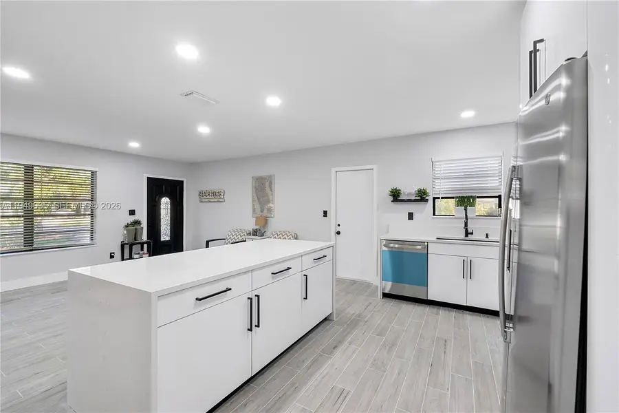 510 E Acre Dr, Plantation, FL 33317 - Image #2