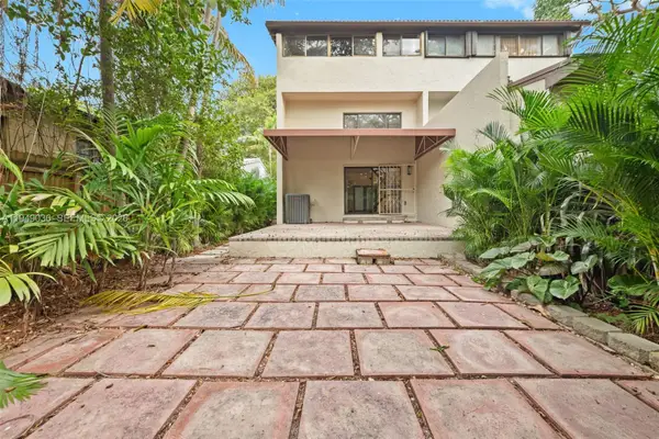 3076 Mcdonald St #B, Miami, FL 33133