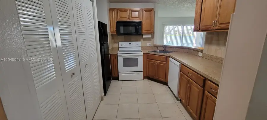 3469 NW 44th St #103, Oakland Park, FL 33309 - Image #3