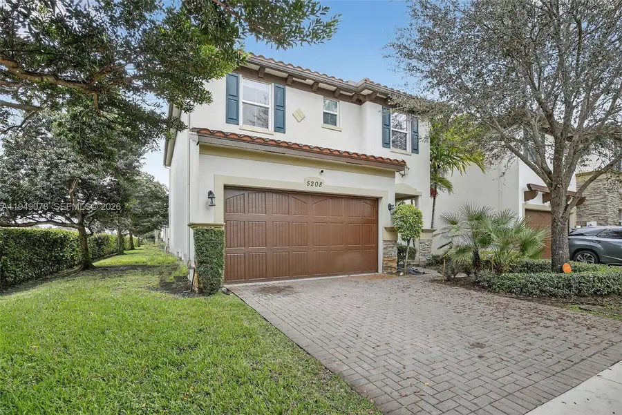 5208 Falcon Trl, Davie, FL 33314 - Image #2