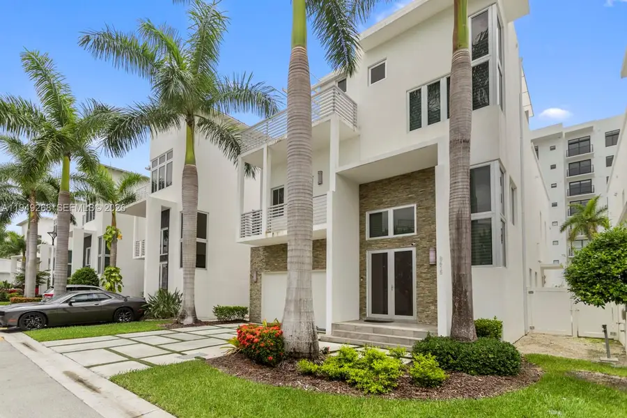 8415 NW 34th Dr, Doral, FL 33122 - Image #3