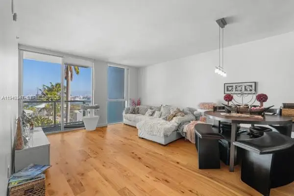 253 NE 2nd St #1007, Miami, FL 33132 - Image #2