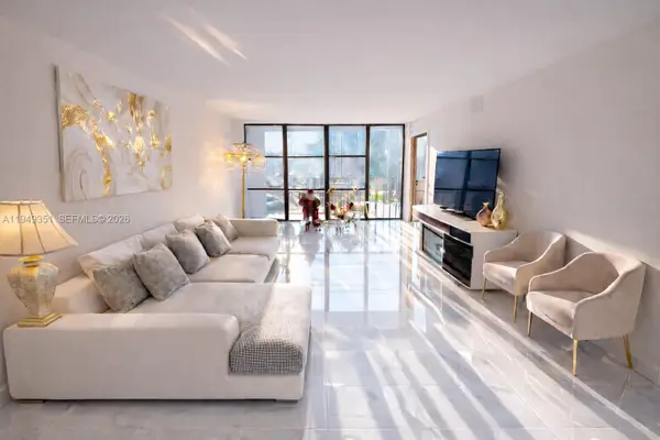 800 Parkview Dr #928, Hallandale Beach, FL 33009