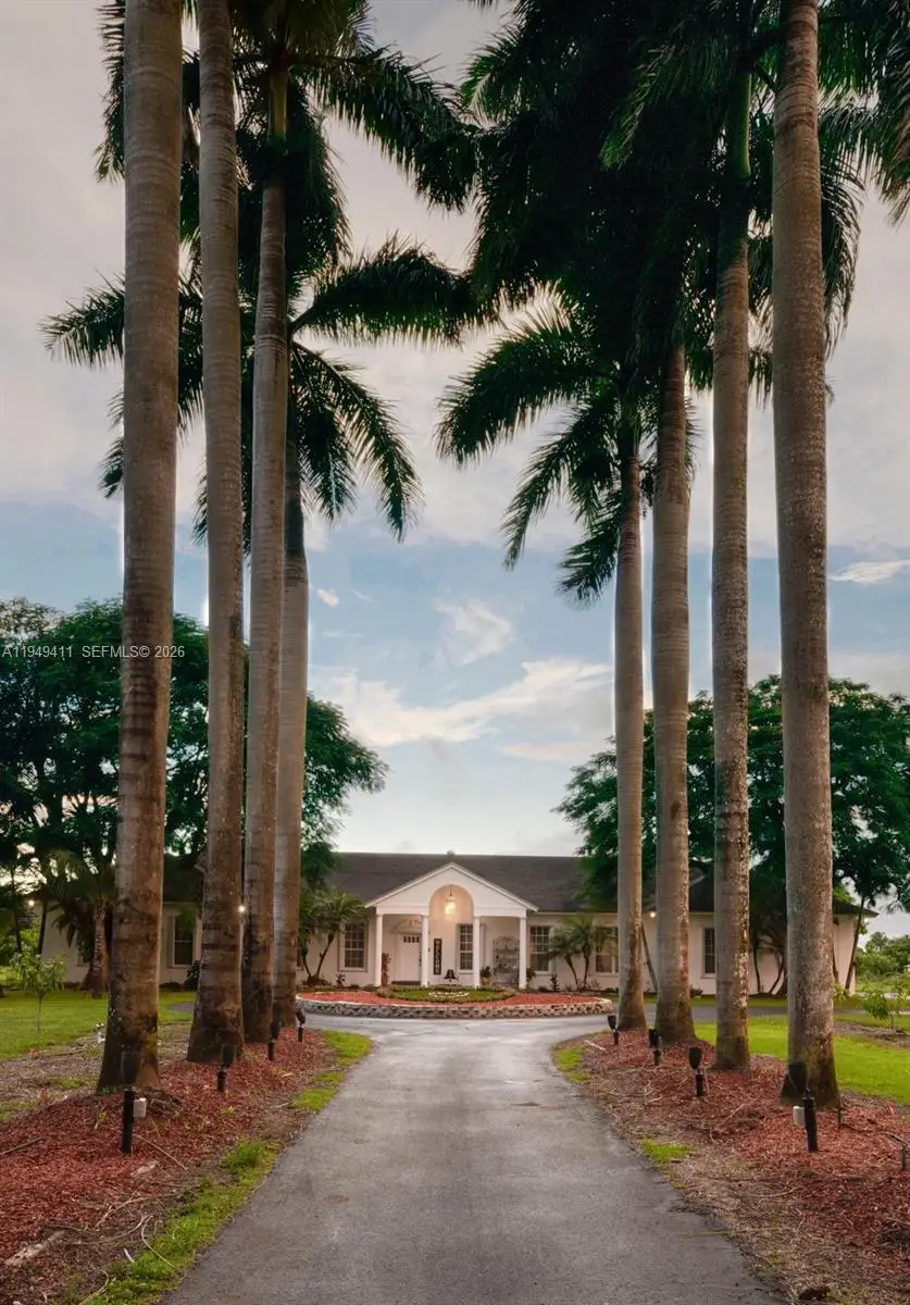 27950 SW 182nd Ave, Homestead, FL 33031 - Image #2