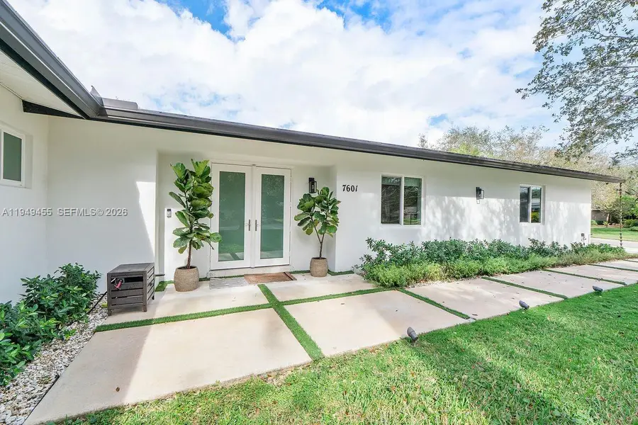7601 SW 165th Ter, Palmetto Bay, FL 33157 - Image #2