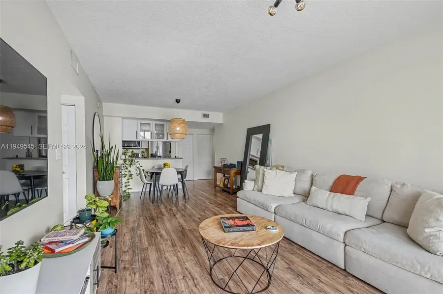 275 NE 18th St #703, Miami, FL 33132 - Image #2