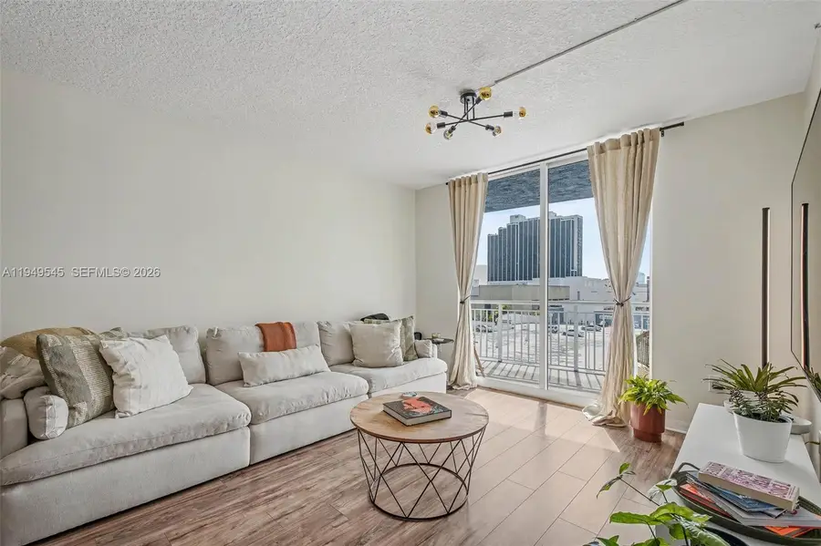 275 NE 18th St #703, Miami, FL 33132 - Image #3